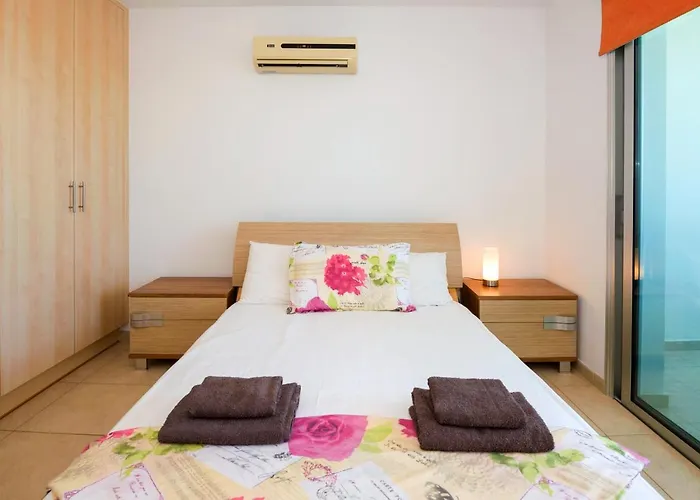 Apartament Sea View Apt*spacious Balcony*200m To The Paralimni